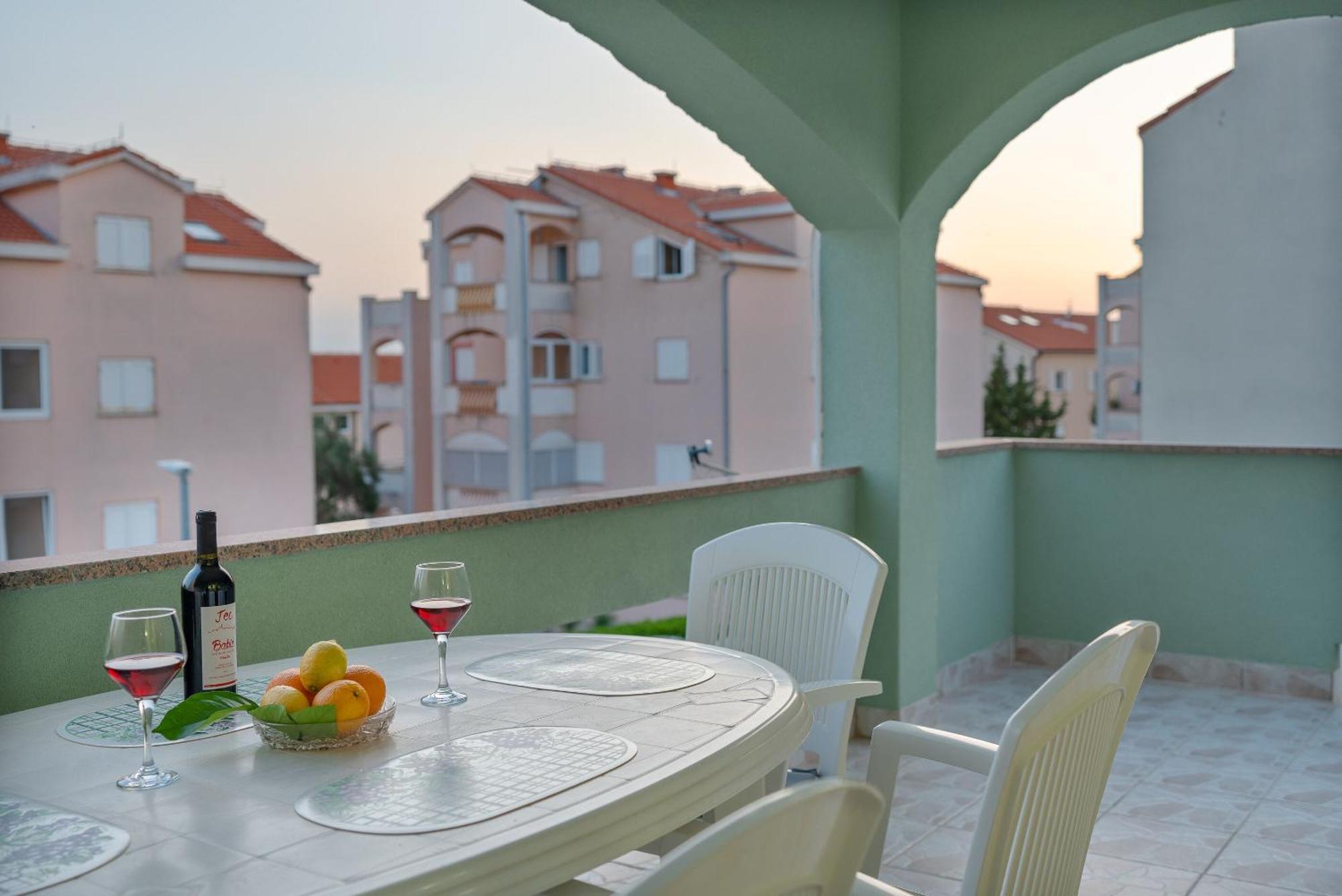 Apartments Jasna Novalja Luaran gambar