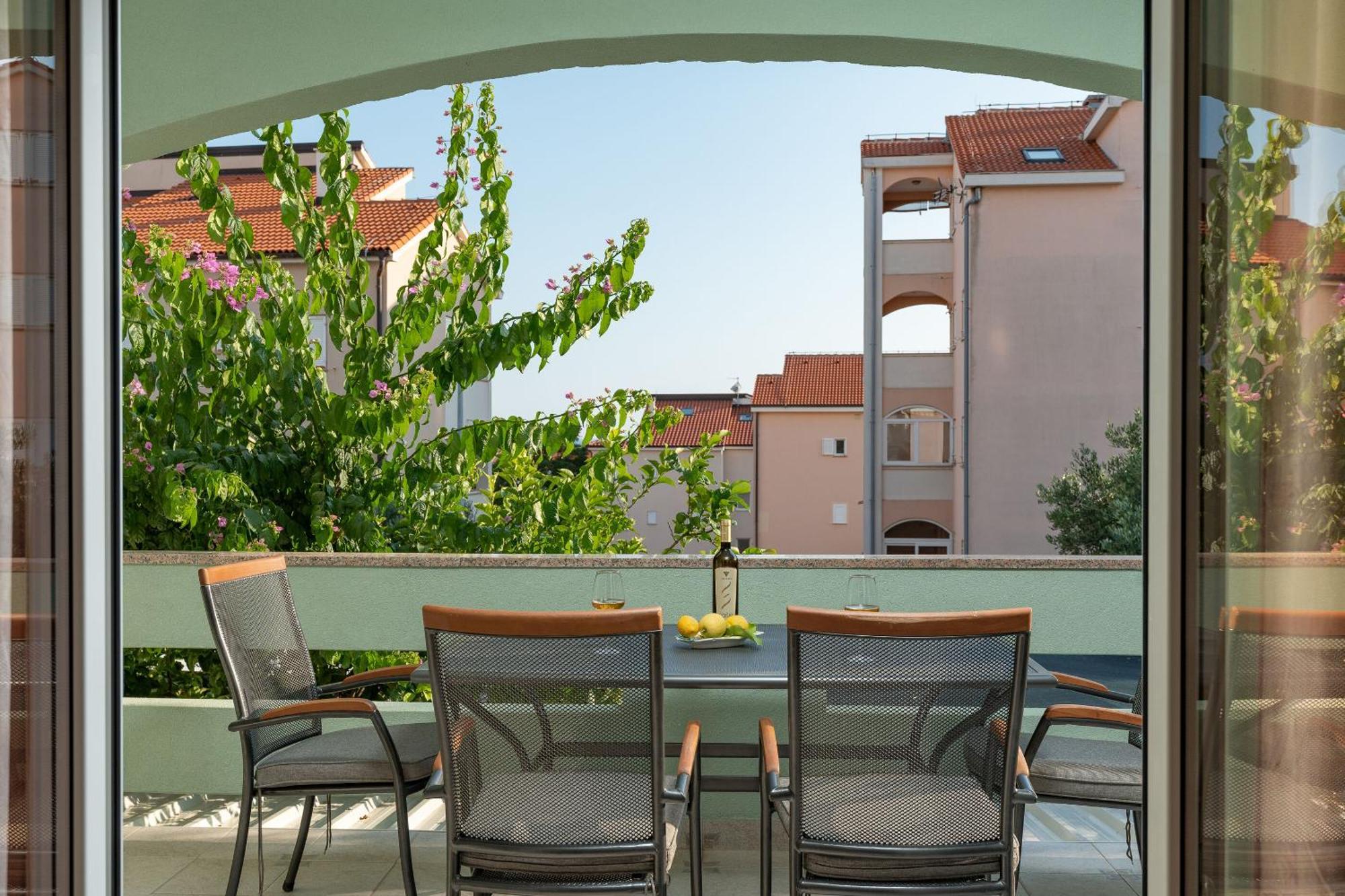 Apartments Jasna Novalja Luaran gambar